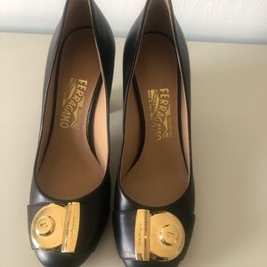 Ferragamo Never Been Worn Round Toe Leather Pumps